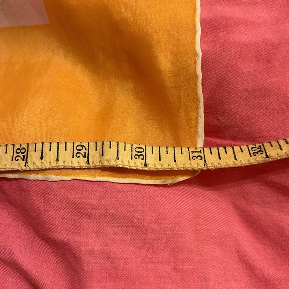 Vintage “Miss Pat” rolled edge silk blend made in Japan rose floral design scarf - Picture 9 of 11